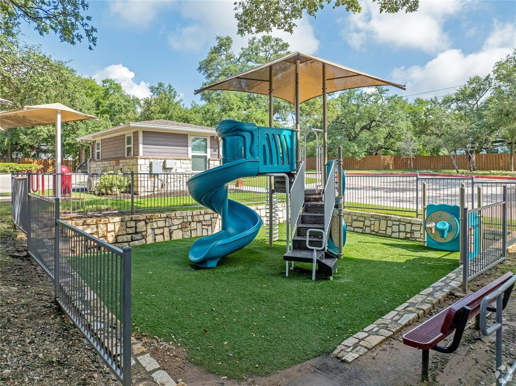3300 Oak Creek Drive