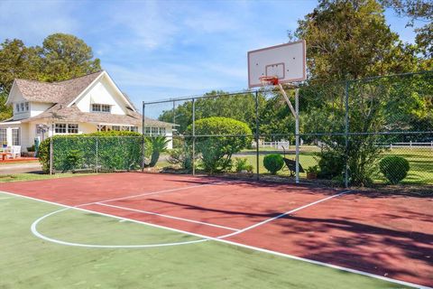 A home in Pearland