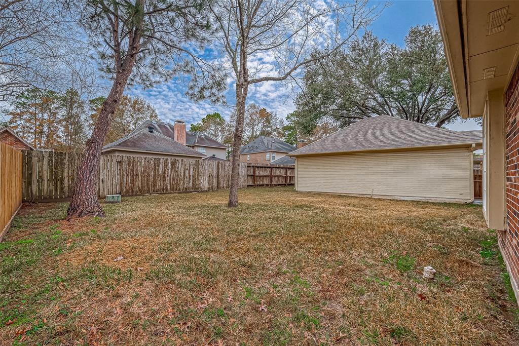 3523 Whispering Brook Drive, Kingwood, Texas image 36