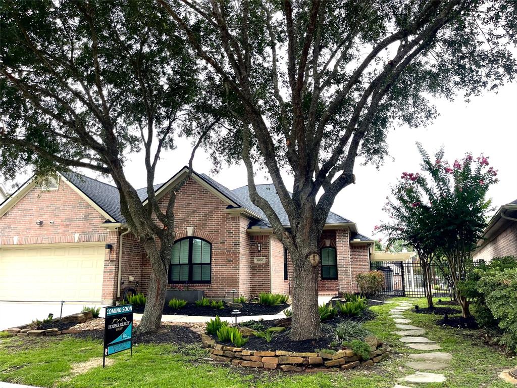 8906 Four Leaf Drive