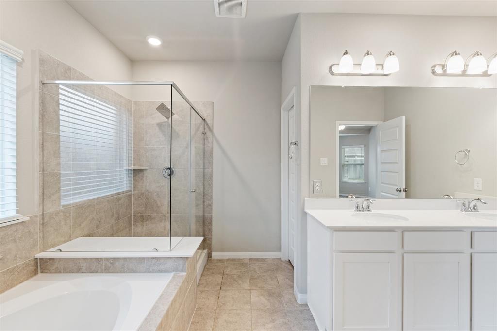 2425 Bear Creek Drive, Rosharon, Texas image 13