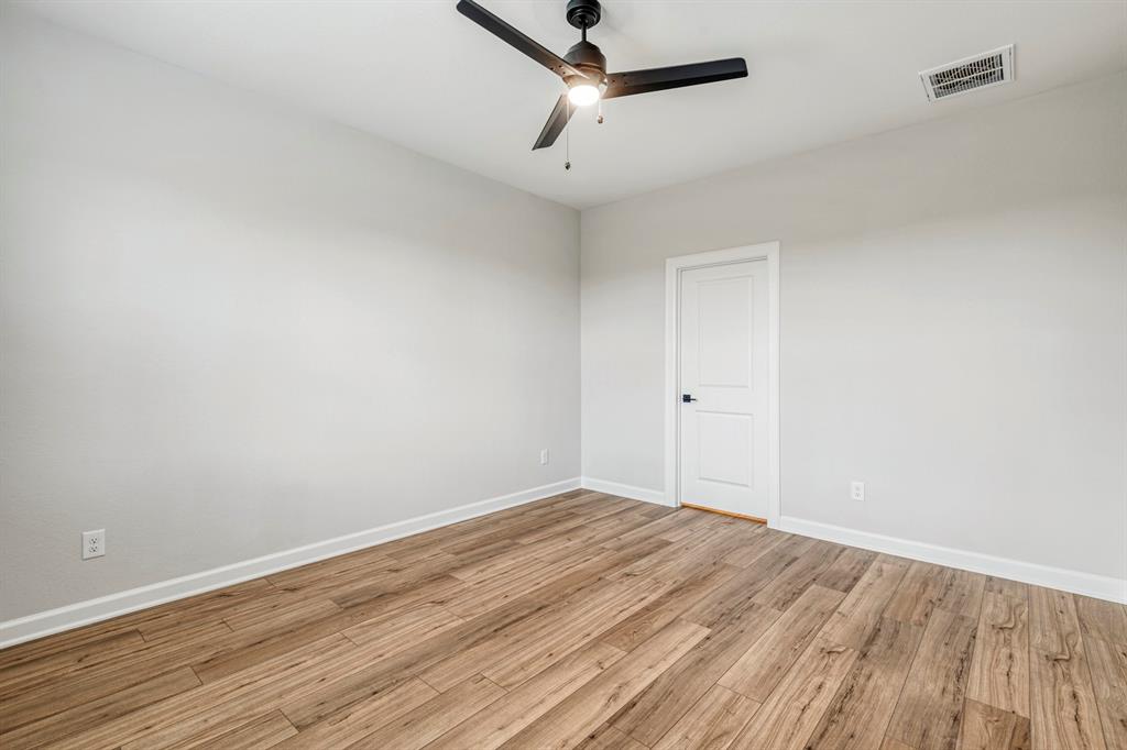 15687 Honey Cove Drive, Conroe, Texas image 13