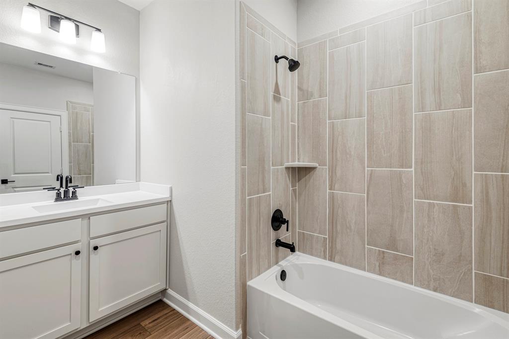 15687 Honey Cove Drive, Conroe, Texas image 18