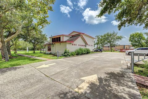 A home in League City