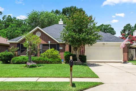 Single Family Residence in Spring TX 21419 Nottinghill Drive.jpg