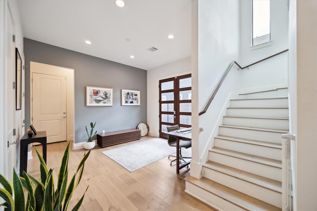 823 Aurora Street, Houston, Texas image 5