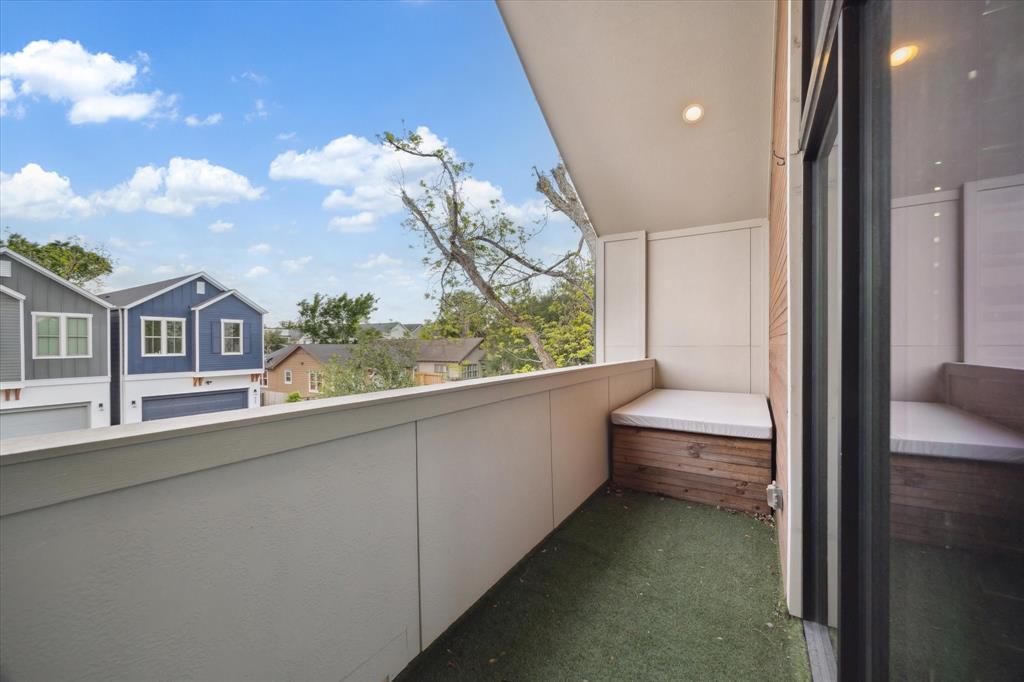 823 Aurora Street, Houston, Texas image 3