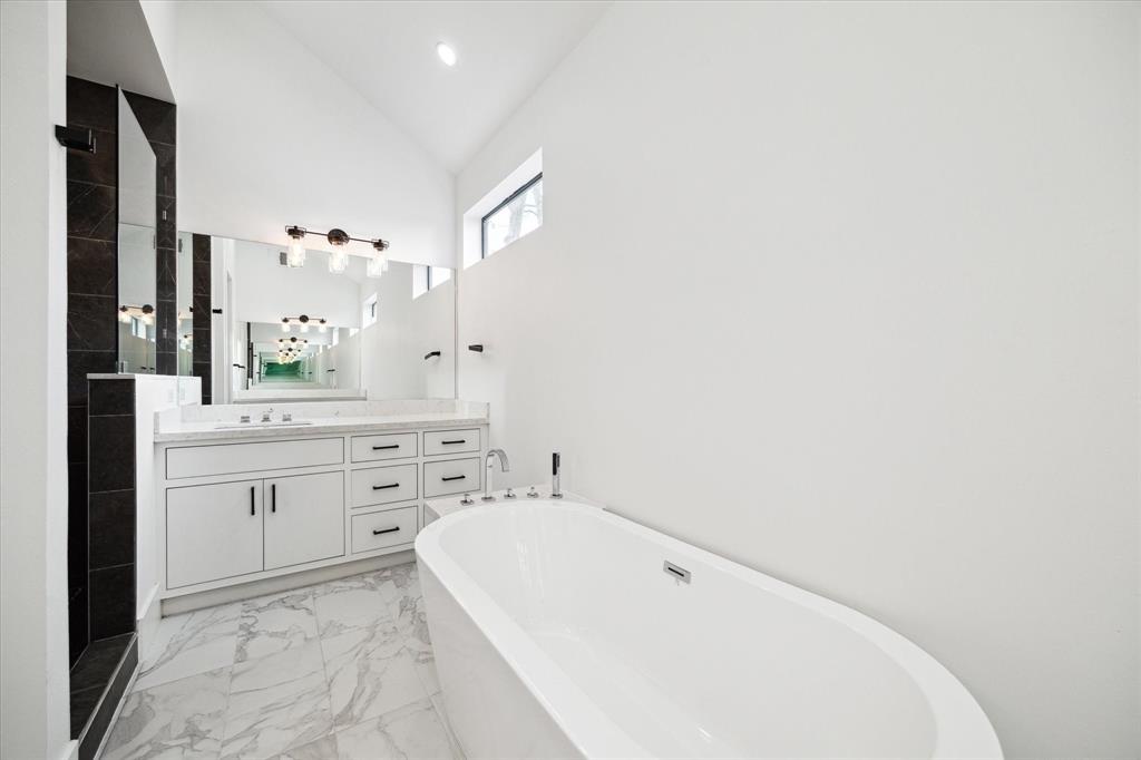 823 Aurora Street, Houston, Texas image 19