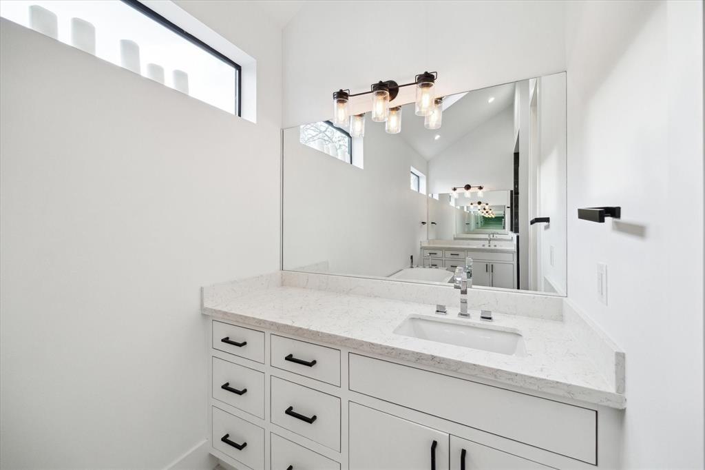 823 Aurora Street, Houston, Texas image 27