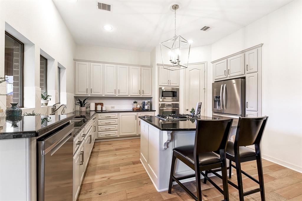 21611 W Gold Buttercup Court, Cypress, Texas image 15