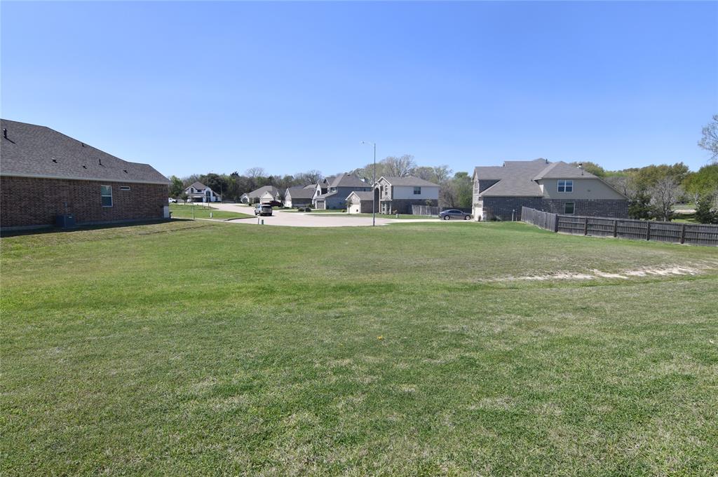 1701 Twin Oaks Circle, Brenham, Texas image 4
