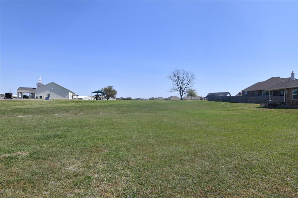 1701 Twin Oaks Circle, Brenham, Texas image 3