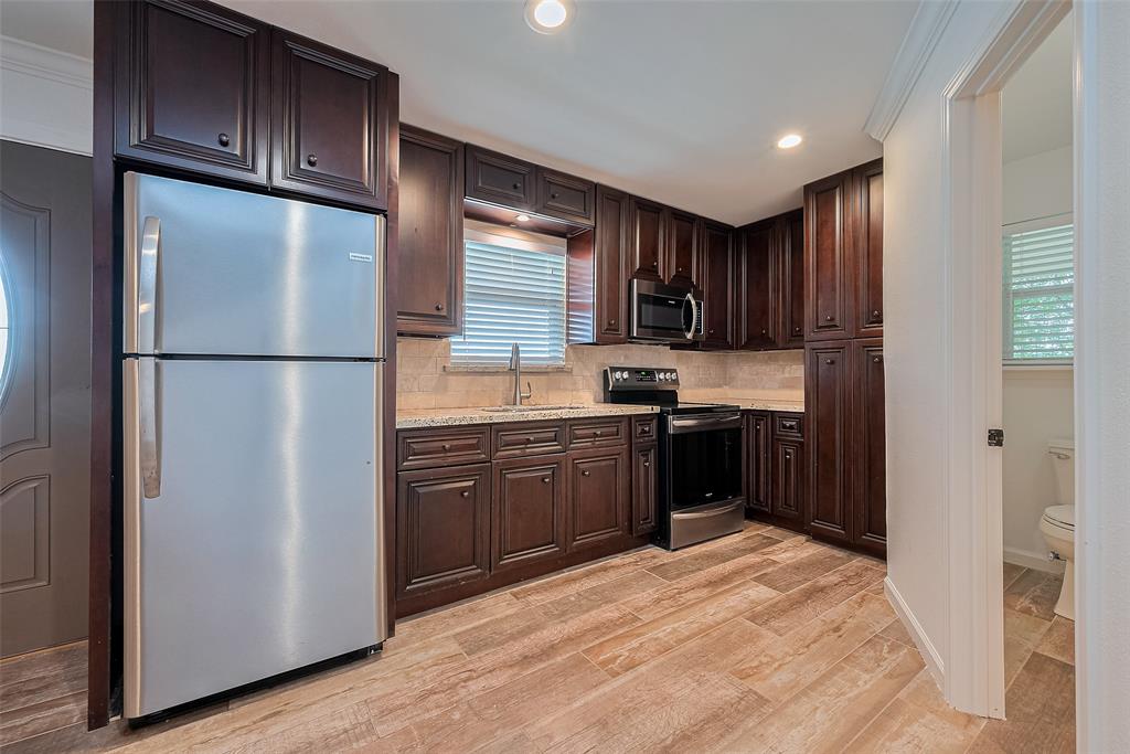 371 County Road 5015, Cleveland, Texas image 13