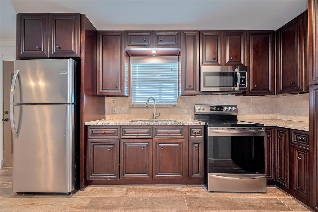 371 County Road 5015, Cleveland, Texas image 14