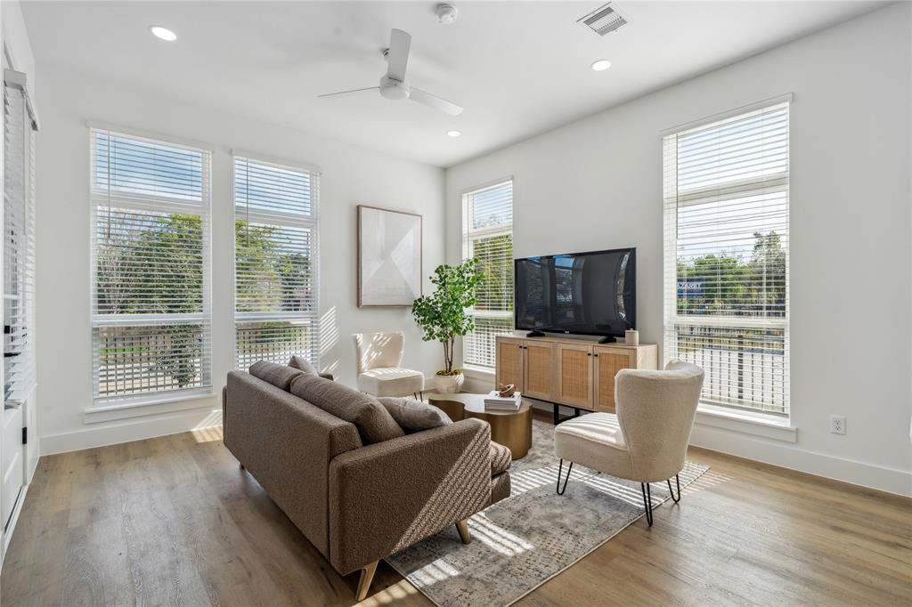 3219 Brewster Street, Houston, Texas image 6