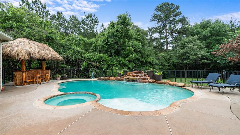 8401 Prince Charles Court, Montgomery, Texas image 5