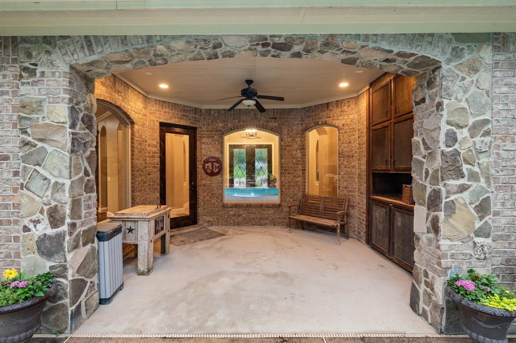 8401 Prince Charles Court, Montgomery, Texas image 7