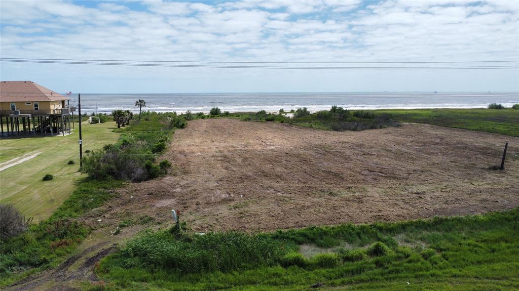 952 Marthas Vineyard Lane, Gilchrist, Texas image 2