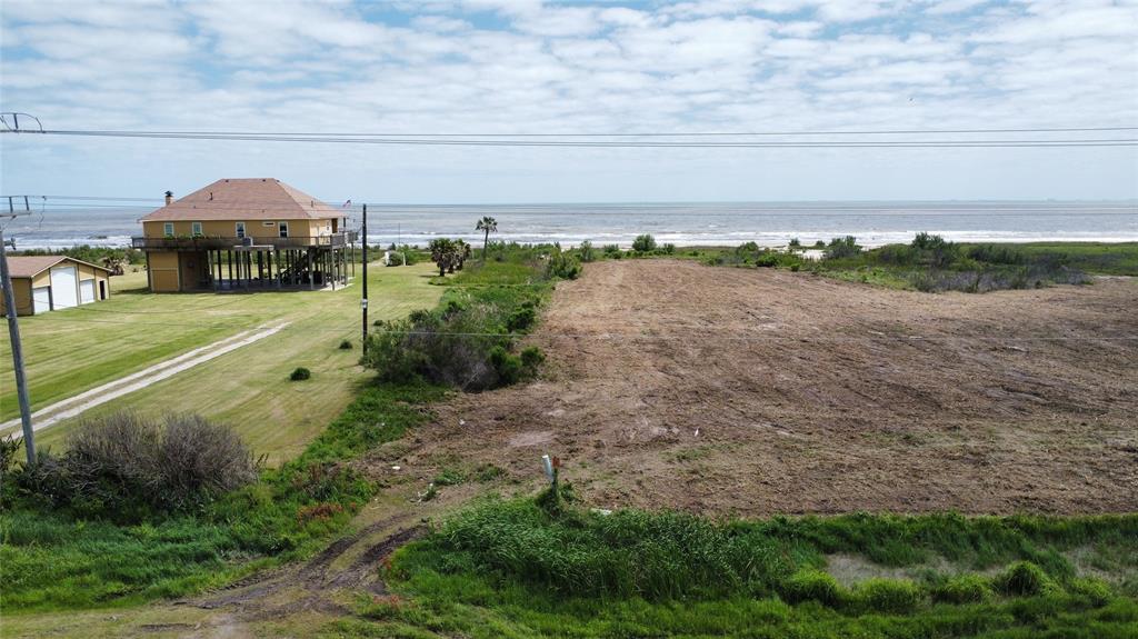 952 Marthas Vineyard Lane, Gilchrist, Texas image 6