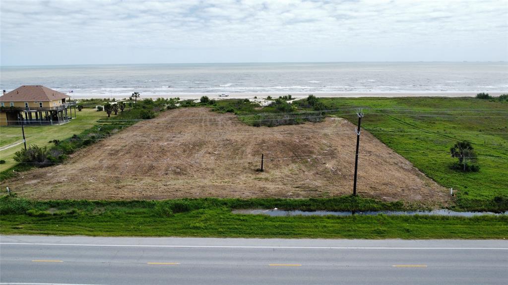 952 Marthas Vineyard Lane, Gilchrist, Texas image 5