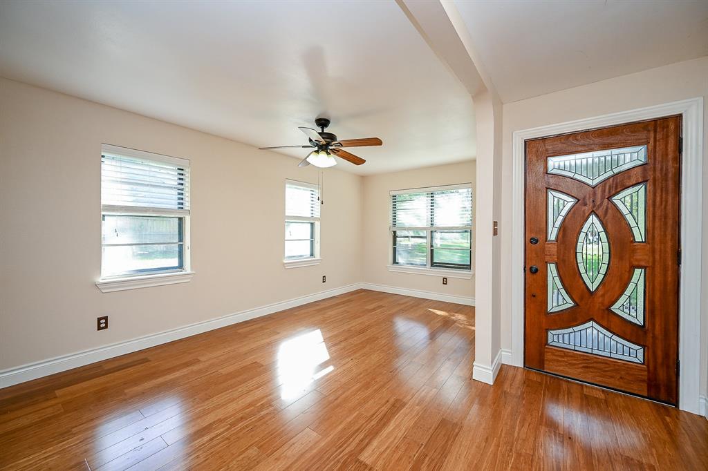 5403 Rose Lane