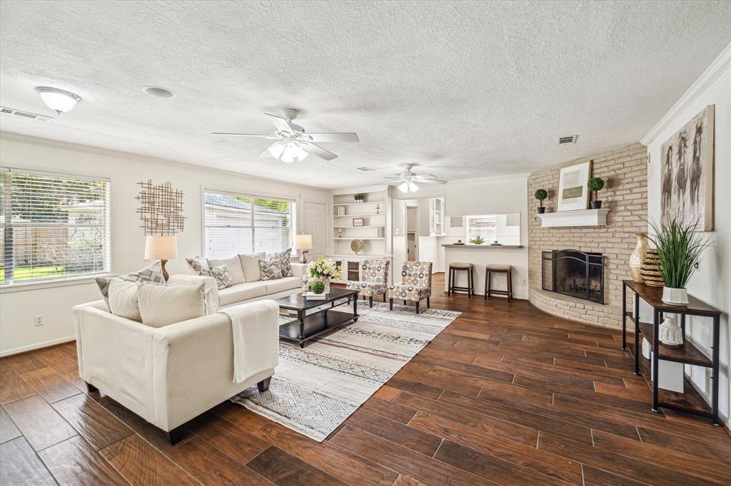 5939 Rutherglenn Drive, Houston, Texas image 2