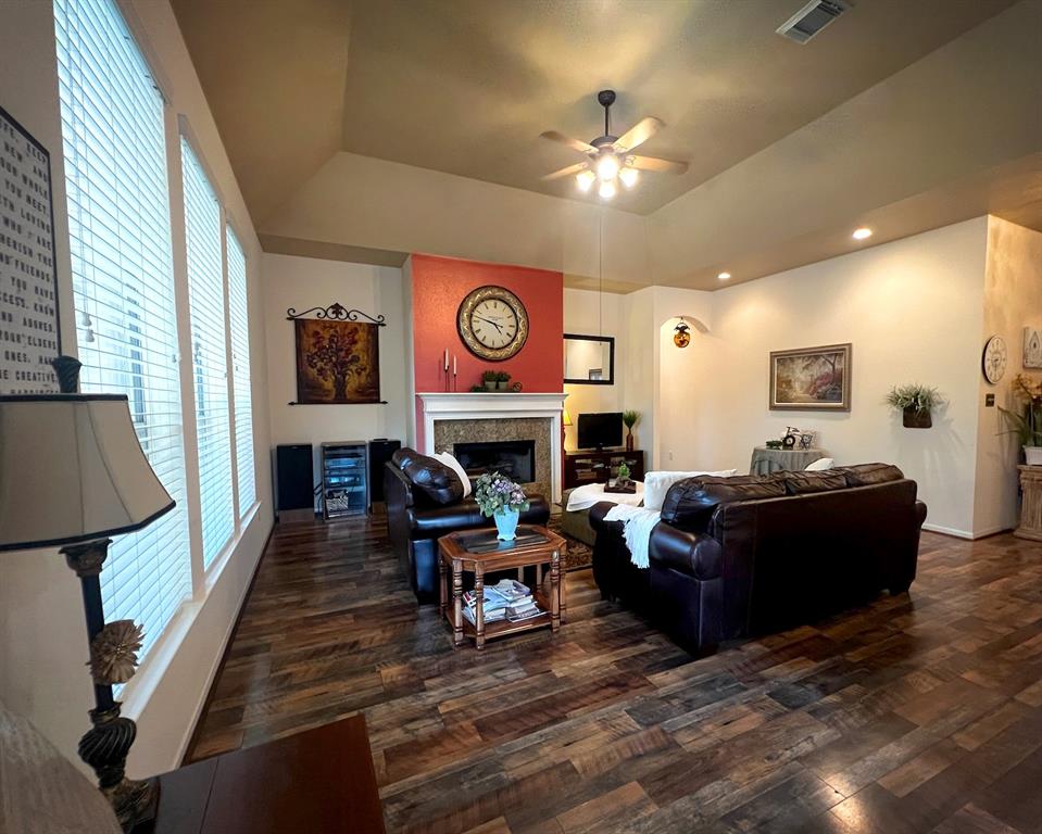 3002 Sandleigh Drive, Spring, Texas image 18