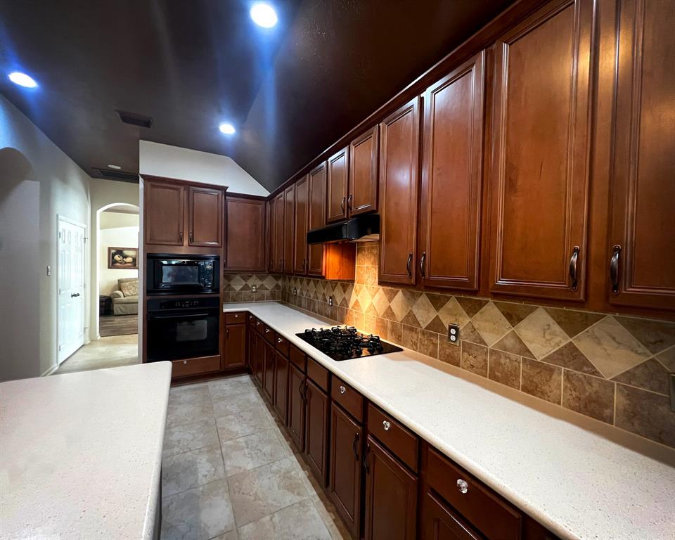 3002 Sandleigh Drive, Spring, Texas image 24
