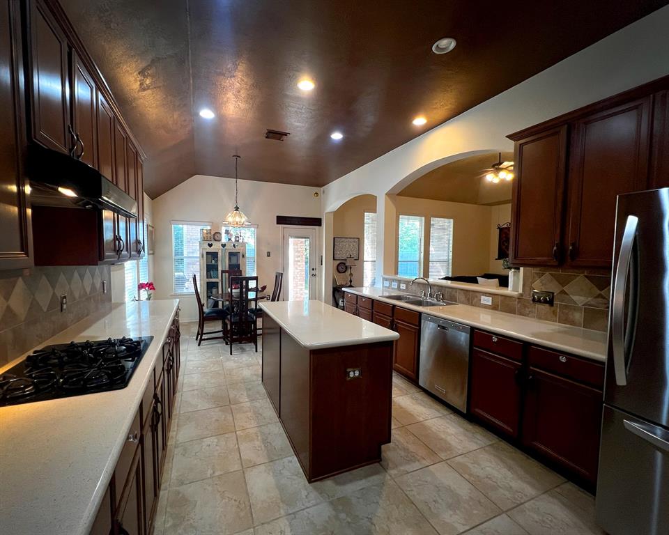 3002 Sandleigh Drive, Spring, Texas image 23