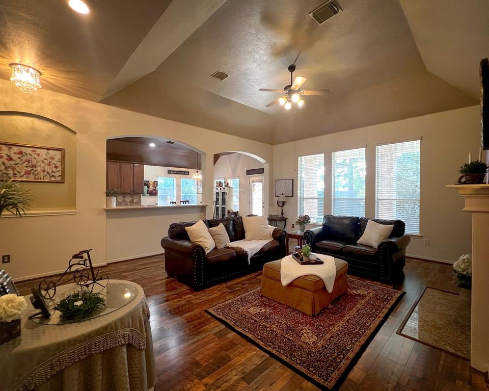 3002 Sandleigh Drive, Spring, Texas image 17