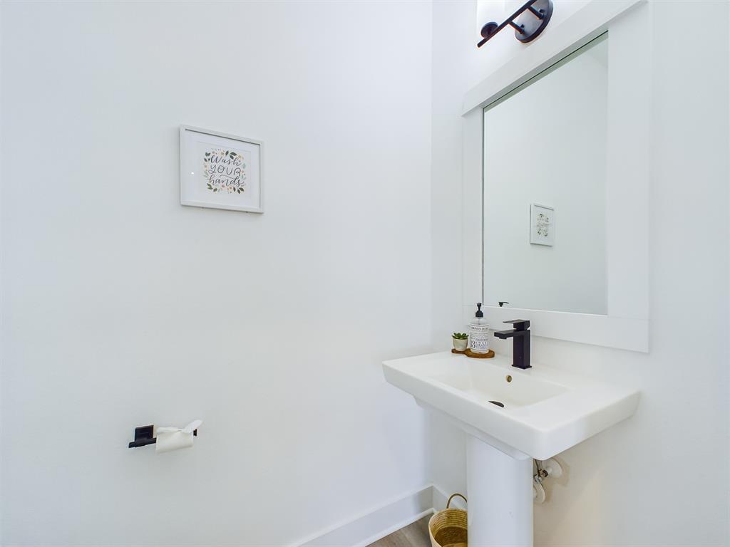 8321 Springwood Creek Lane, Houston, Texas image 18