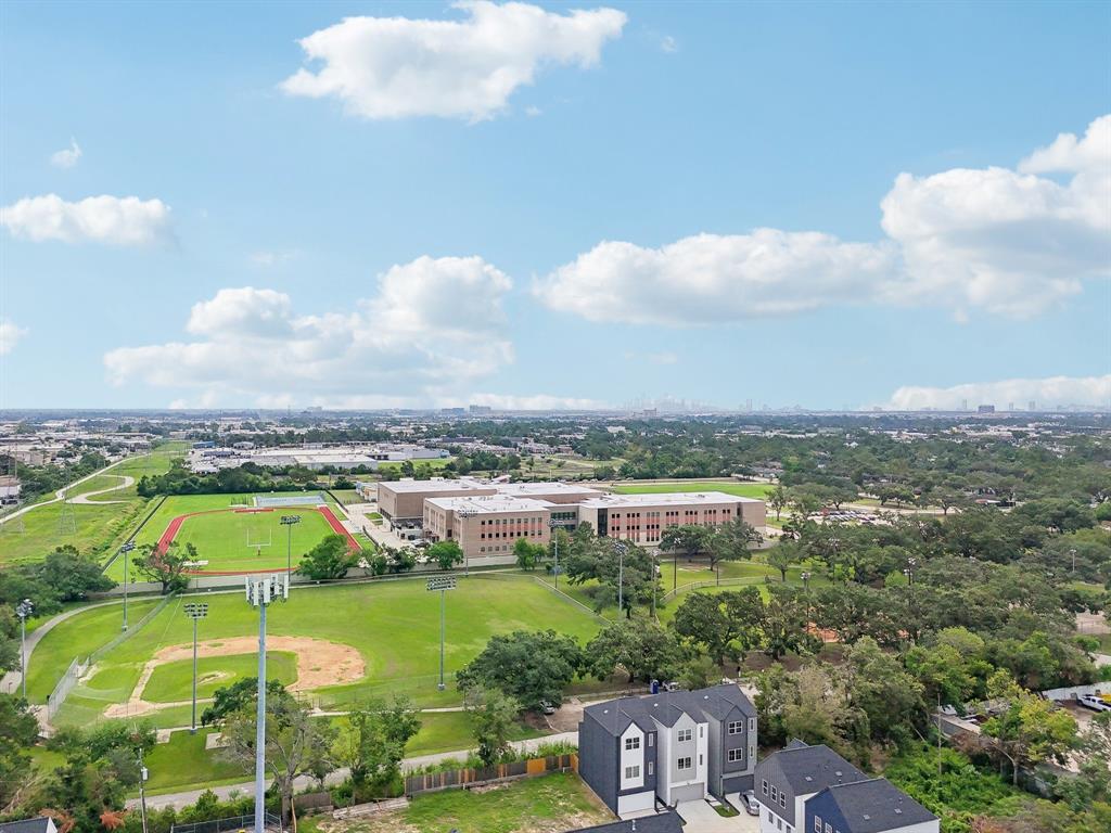 8321 Springwood Creek Lane, Houston, Texas image 32