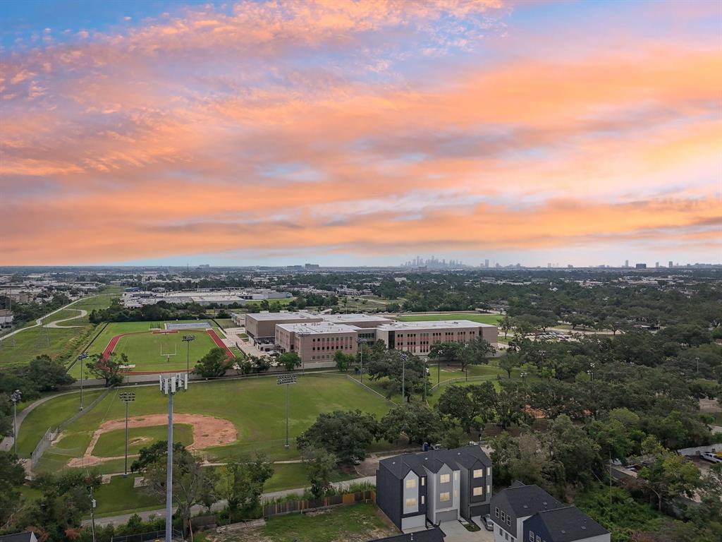 8321 Springwood Creek Lane, Houston, Texas image 31