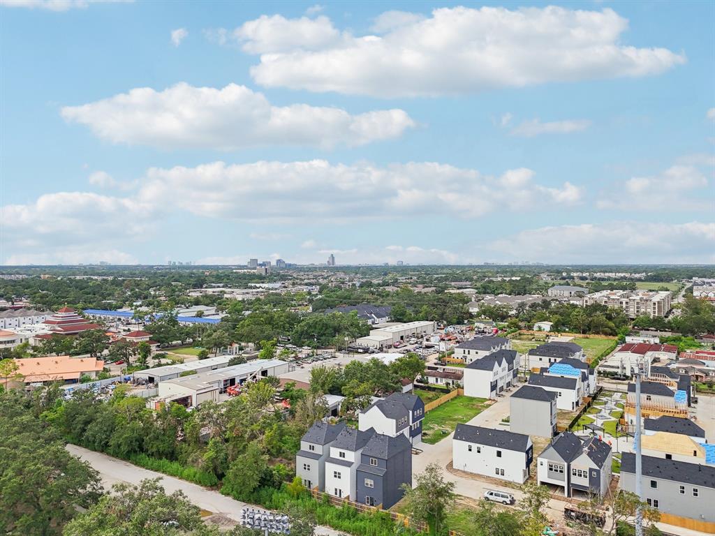 8321 Springwood Creek Lane, Houston, Texas image 41