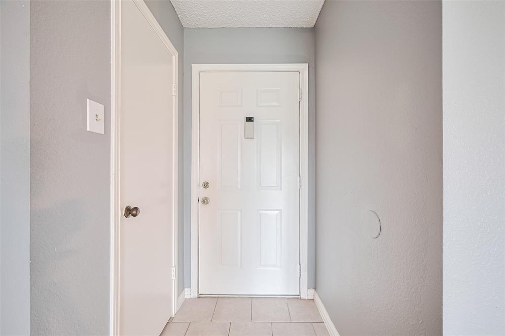 8541 Sands Point Drive, Houston, Texas image 4