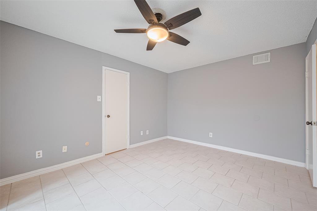 8541 Sands Point Drive, Houston, Texas image 19