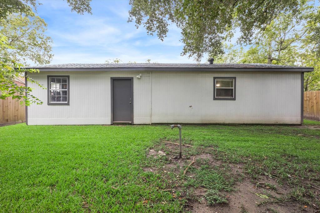 2106 N Galveston Avenue, Pearland, Texas image 30