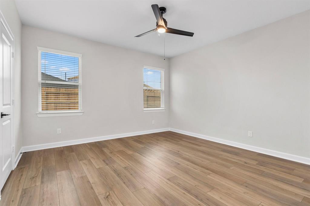 1010 Whispering Winds Drive, Beasley, Texas image 7