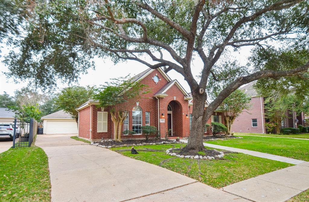 3120 West Oaks Boulevard, Pearland, Texas image 2