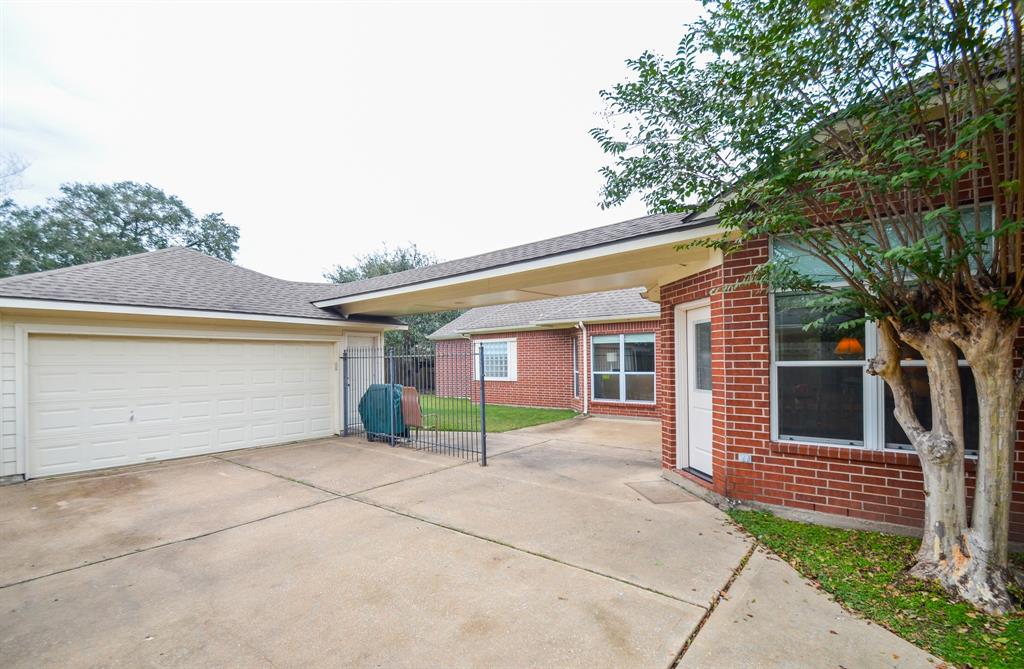 3120 West Oaks Boulevard, Pearland, Texas image 30