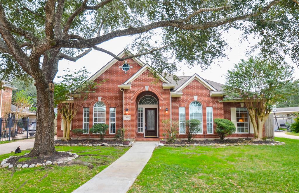 3120 West Oaks Boulevard, Pearland, Texas image 1