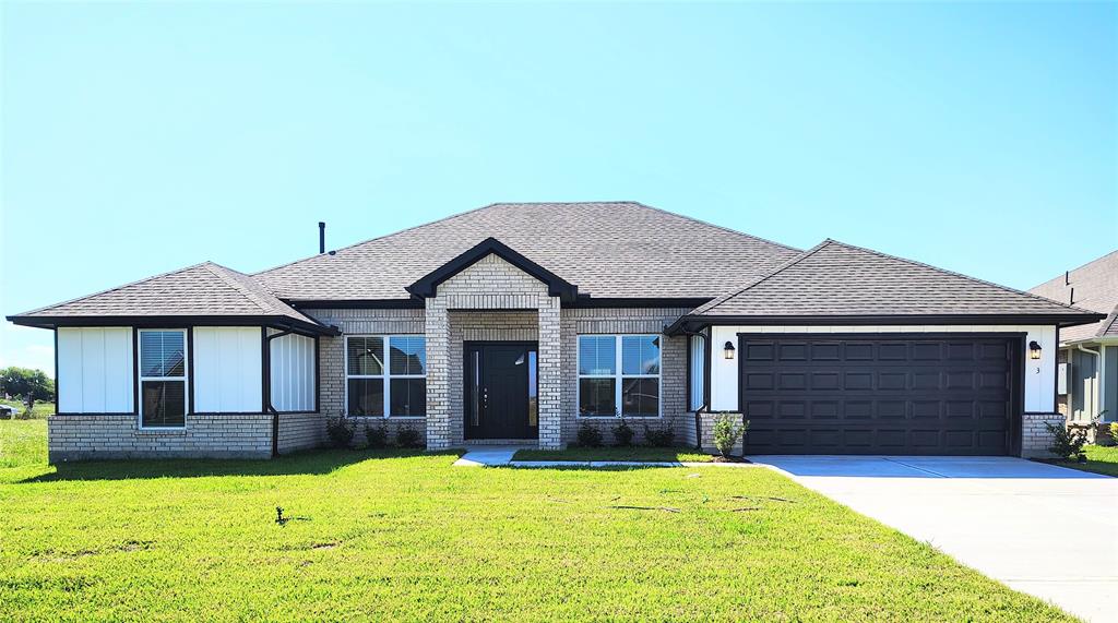 3 Keystone Court, Angleton, Texas image 1