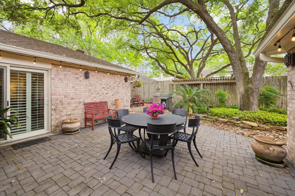 10111 Del Monte Drive