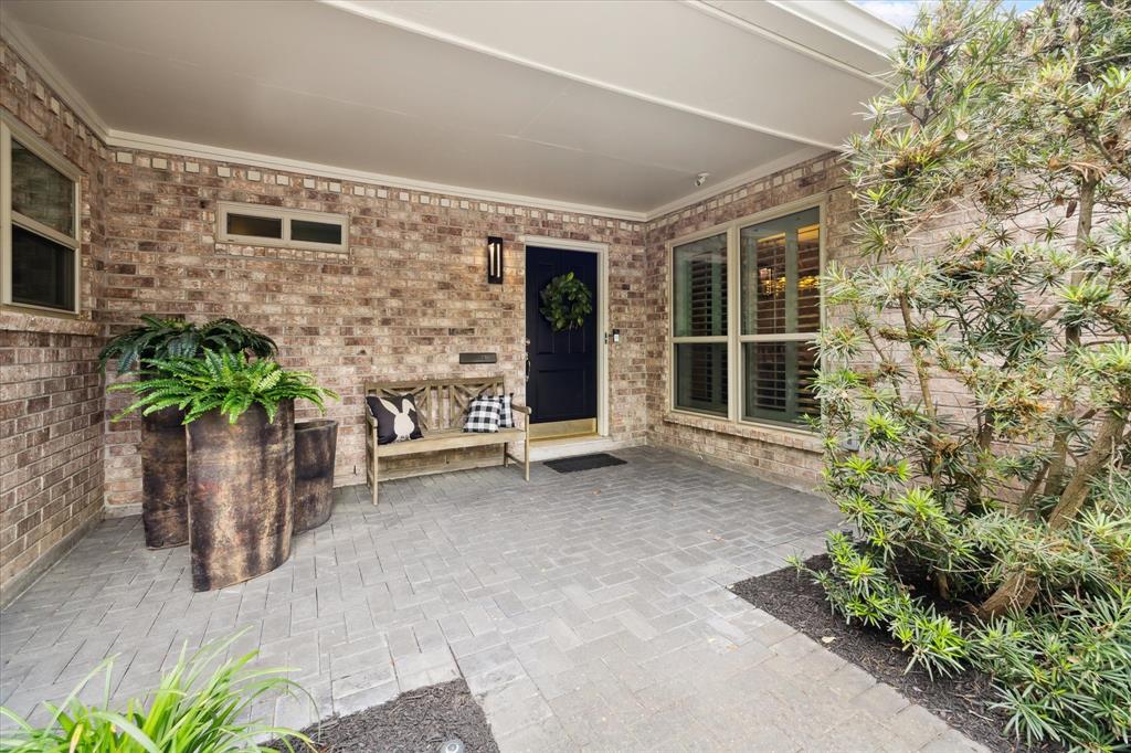 10111 Del Monte Drive