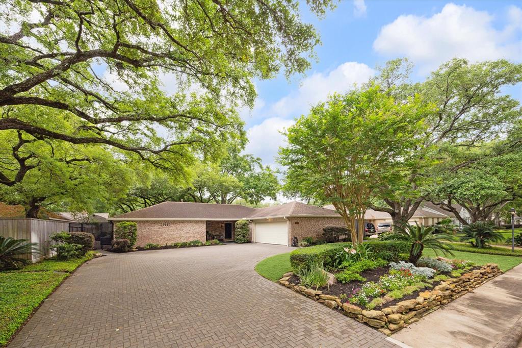 10111 Del Monte Drive