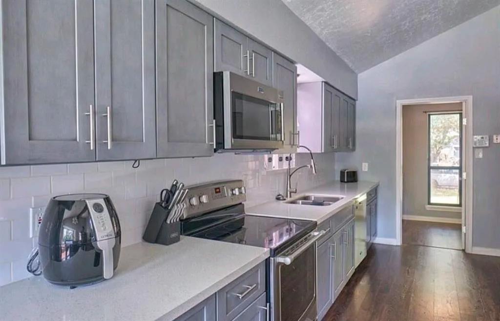 5115 Prairie Creek Drive