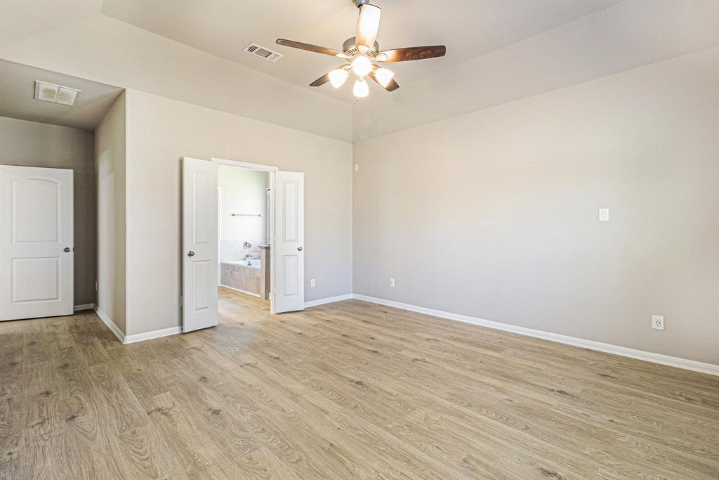 212 Forest Park Drive, West Columbia, Texas image 15