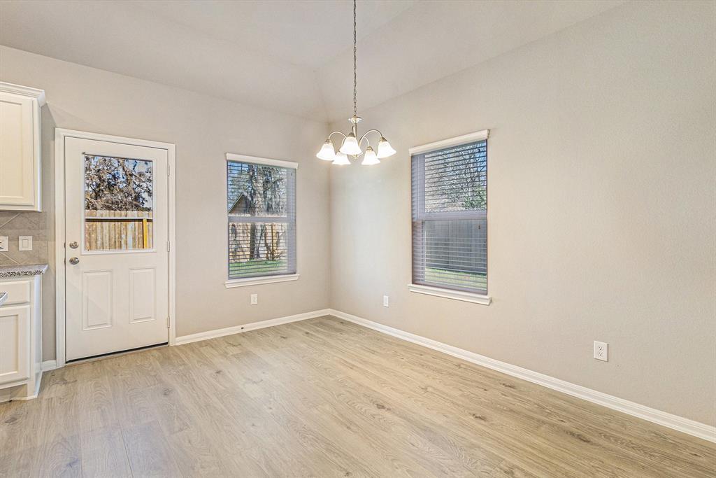 212 Forest Park Drive, West Columbia, Texas image 5