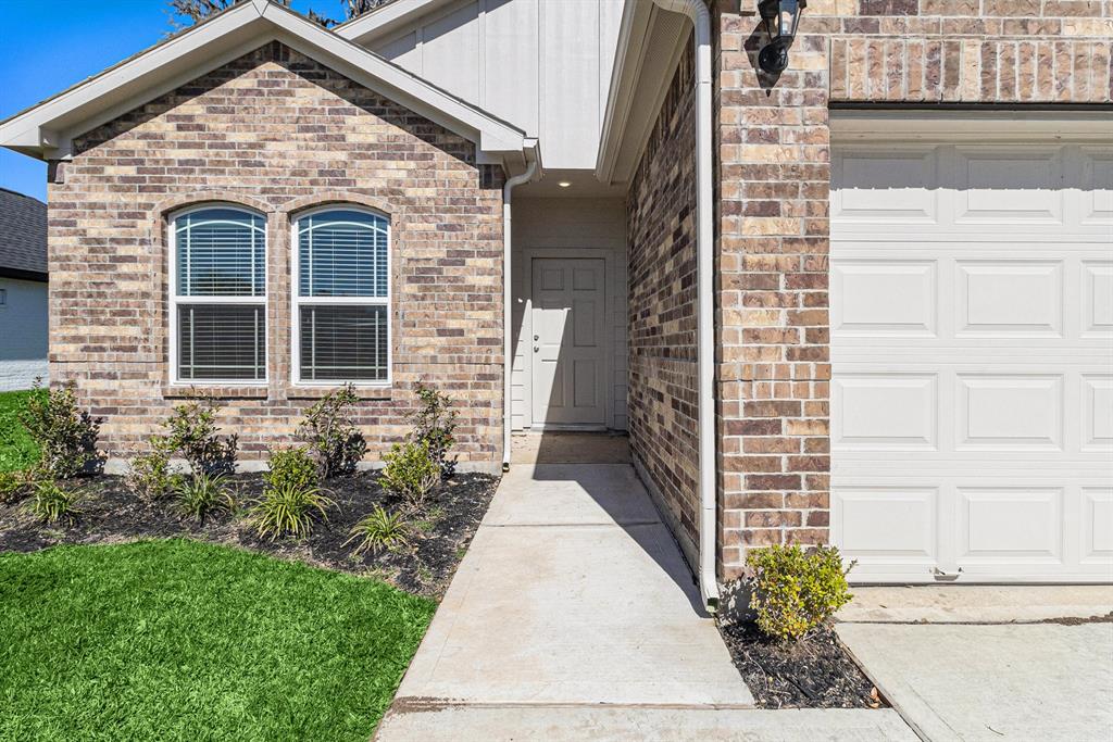 212 Forest Park Drive, West Columbia, Texas image 3