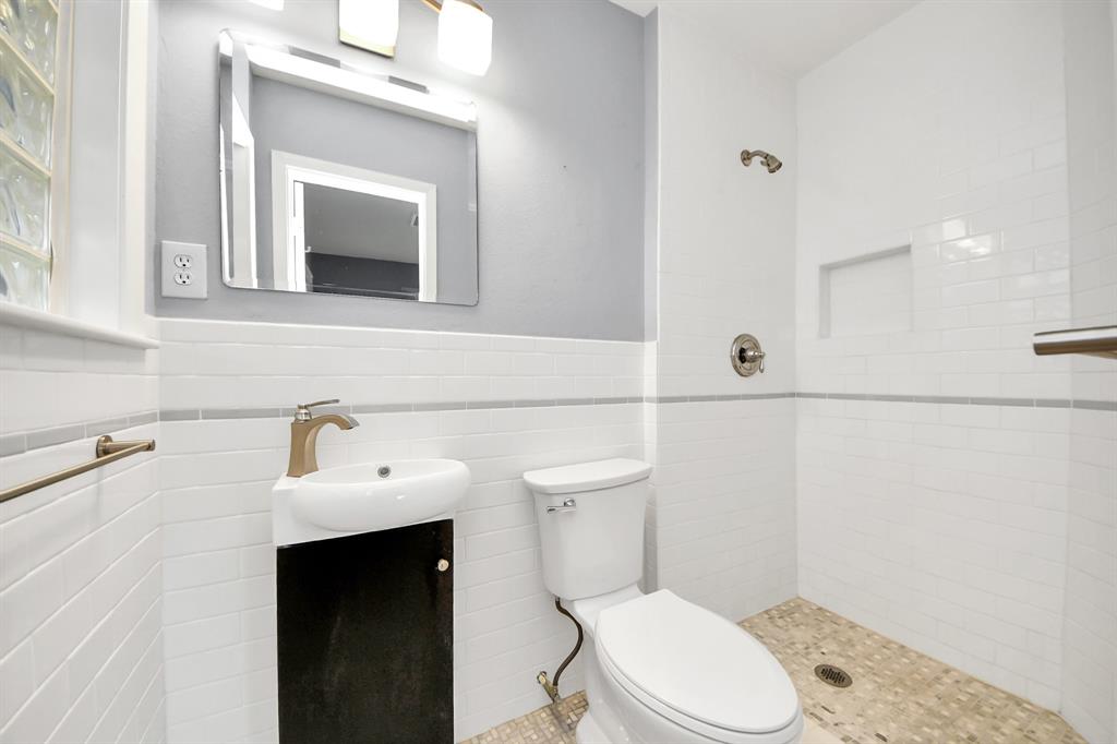 1831 Watercrest Drive, Houston, Texas image 21